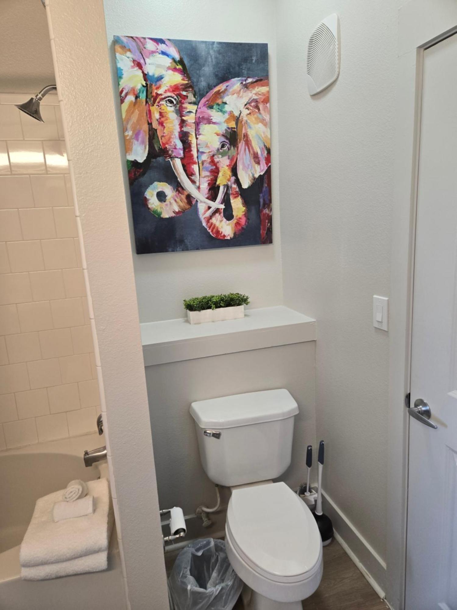 2bdrm/2 King Beds/1air Mattress Apartamento