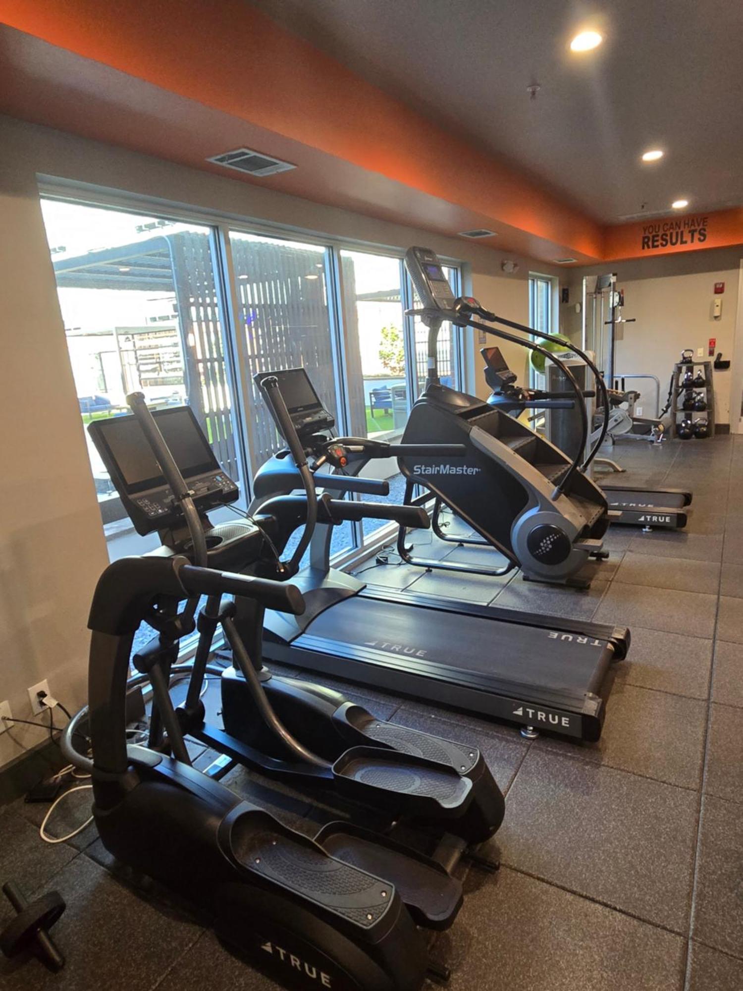 Apartamento 2bdrm/2 King Beds/1air Mattress *